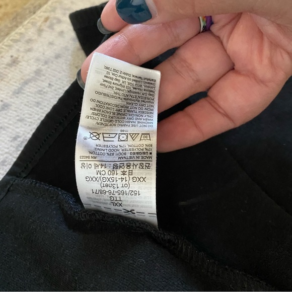 GAP boys 14-16 athletic jacket in black - Picture 3 of 3